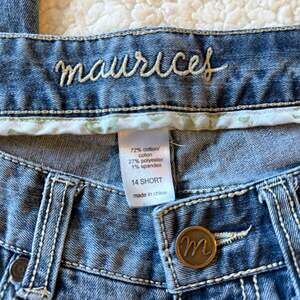 Maurices Low Rise Distressed Bootcut Jeans Medium Wash Blue Denim Women's Size 5